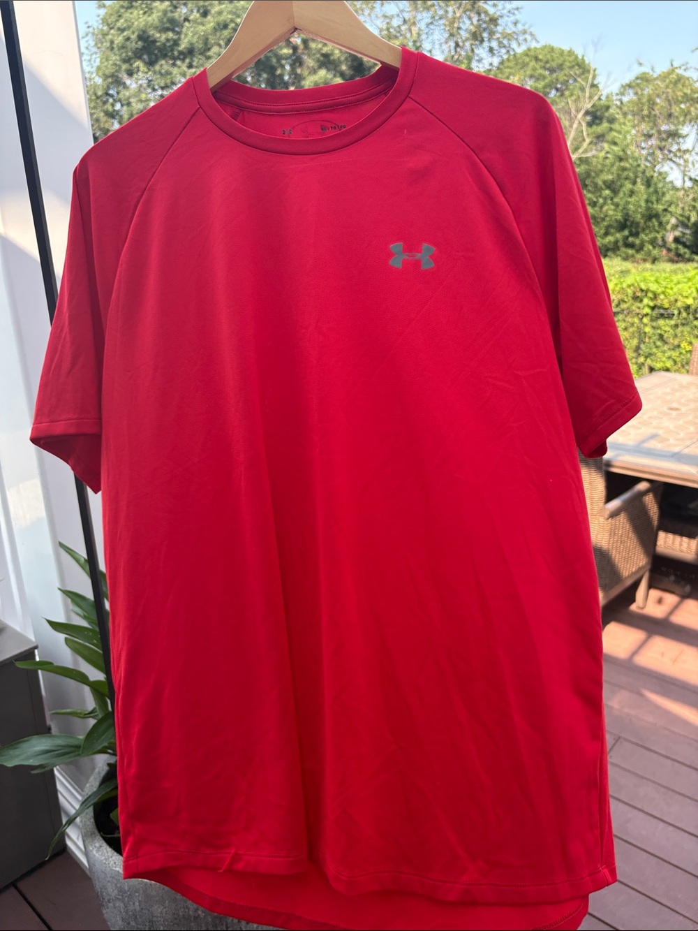 Under Armour Men’s Bright Red Performance Short Sleeve Tee